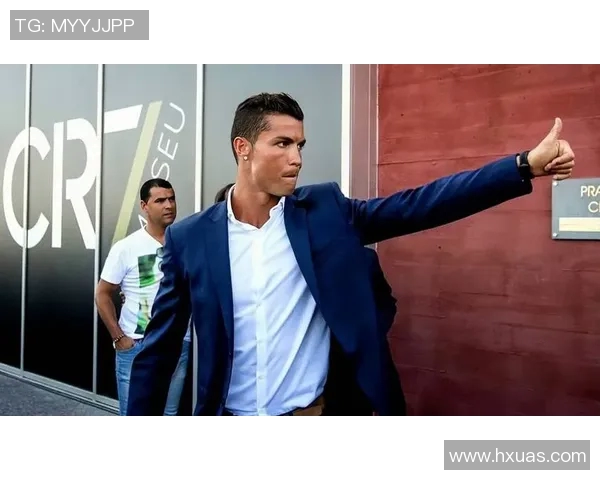 足球明星炫酷动作集锦全解析让你领略球场上的霸气风范